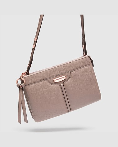 LEATHER EVERLY CROSS BODY BAG