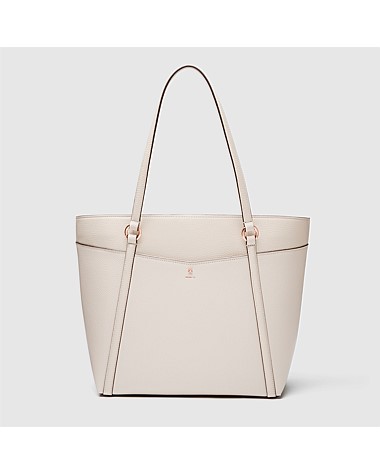 D-Vine Carry All Tote Bag