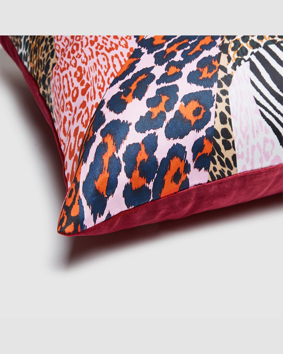 ROAR CUSHION