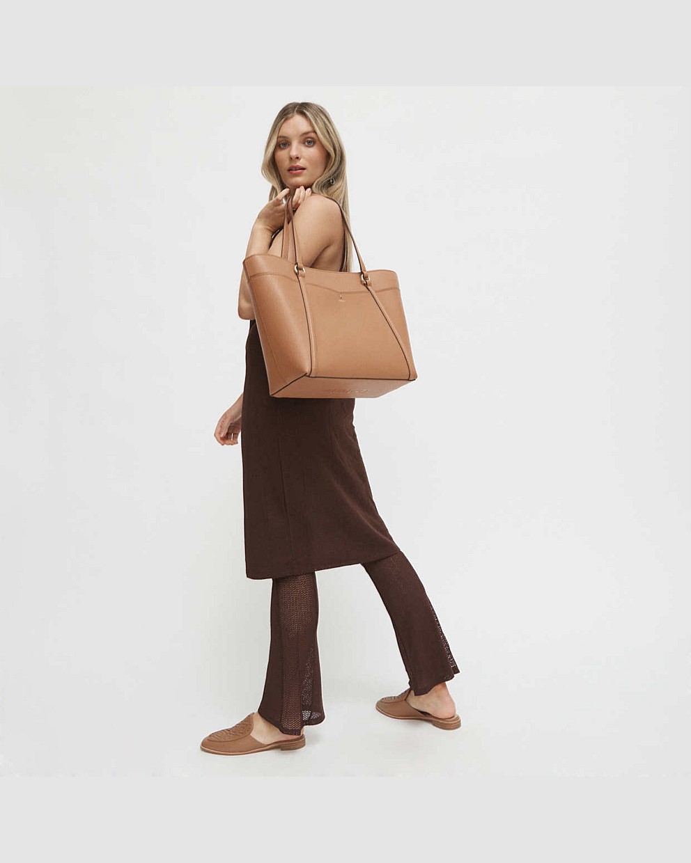 D-Vine Carry All Tote Bag