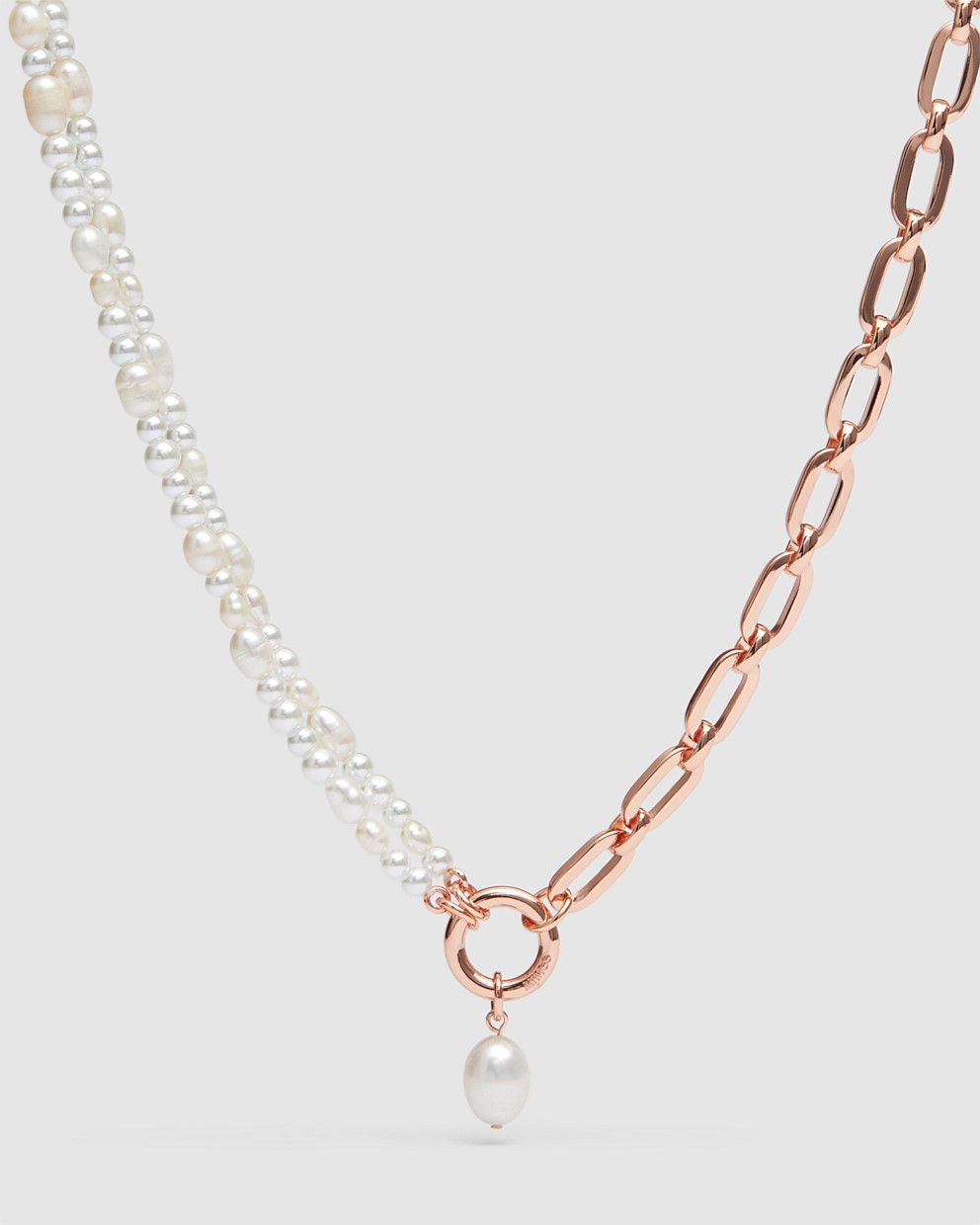 Estrid Pearl Necklace