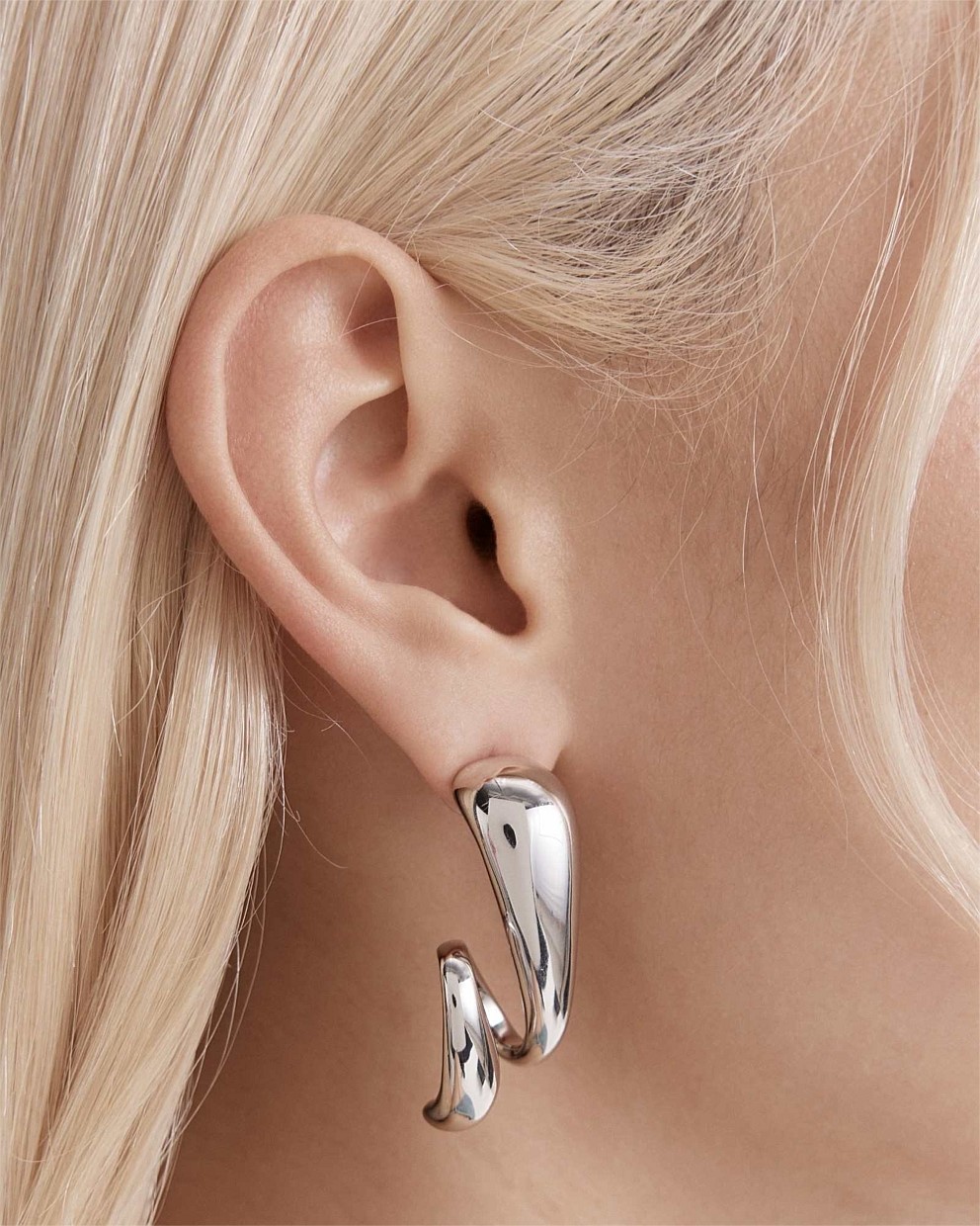 The Podium Twist Hoop Earrings