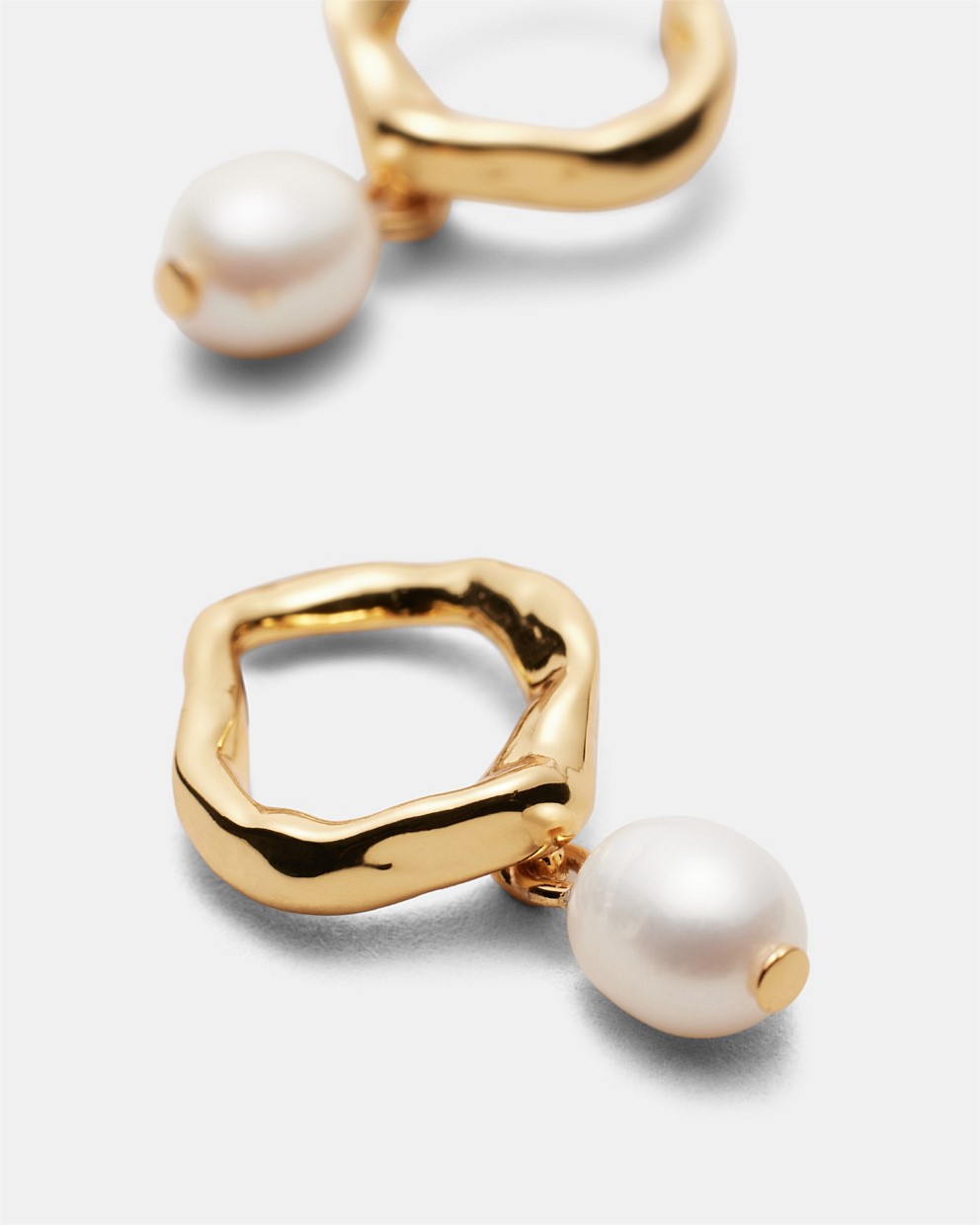 Kaia Pearl Stud Earrings