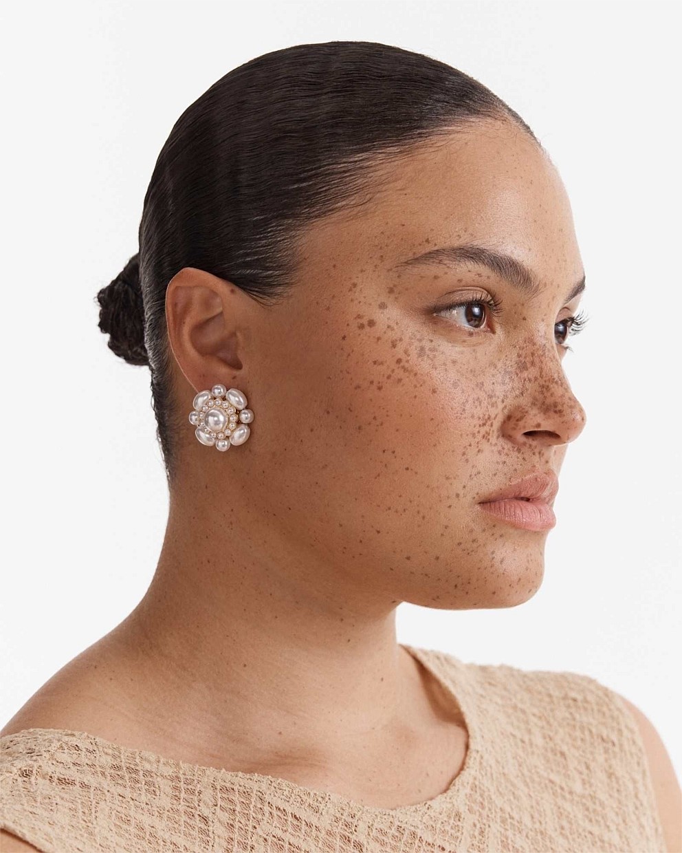 Romance Pearl Stud Earrings